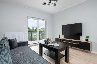 Przestronne Apartamenty z Parkingiem i Balkonem w Łodzi by Noclegi Renters - 4