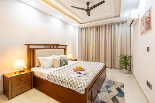 Homlee-Shanti 3BHK-Elevator-Parking-Central DEL - 6