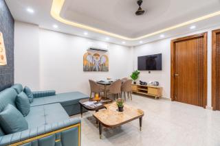 Homlee-Shanti 3BHK-Elevator-Parking-Central DEL - 5