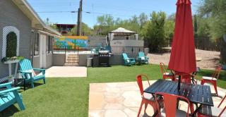 Charming 5BR with Heated Pool, Hot Tub, BBQ and Mountain Views - 5