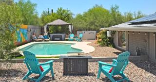 Charming 5BR with Heated Pool, Hot Tub, BBQ and Mountain Views - 8