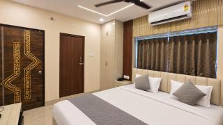 Executive Inn - The Bay Suites - 1