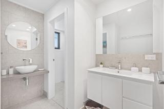 Seahaven Unit 1 Shoal Bay Road 81 - 1
