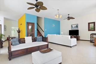 Hospitality Expert - Little Waters Villa Negril - 1