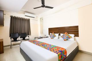 FabHotel Sashi Paradise - 7