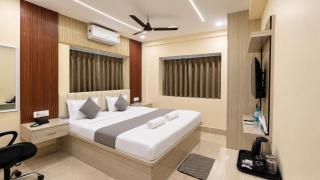 Executive Inn - The Bay Suites - 0