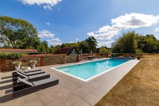 Country House with Pool Cinema & Tennis Court - 2