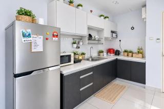High Floor Partial Seaview 2BR Suite Near Gurney Mansion One 26 - 3