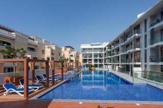 Bright Studio Apartment Pool View in JVC - 4