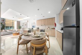 Brand New JVC Apt w Pool Walk to Circle Mall - 7