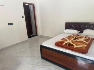 Rudra Trails Homestay and Cafe - 9