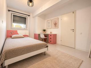 Urban Host Modern 2BR & Balcony Sibiu - 5