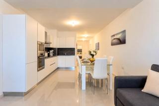BnBNova - 2BR with Balcony & Sea Views in Spinola Bay - 4