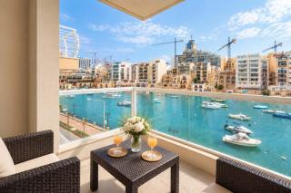 BnBNova - 2BR with Balcony & Sea Views in Spinola Bay - 1