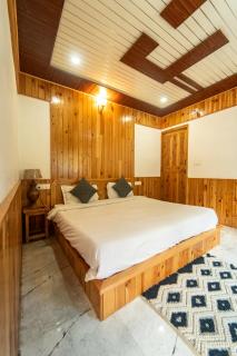 The Mountain Hideout Cafe & Home Stay - 6