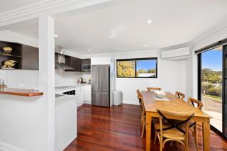 Unit 2 Tomaree Road 16 Upstairs - 8