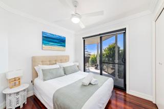 Unit 2 Tomaree Road 16 Upstairs - 2