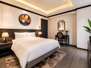 Ben Thanh Market - Luxury Modern Hotel & Spa - 4