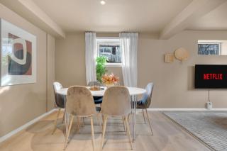 The Arctic Suites with Free Parking - 3