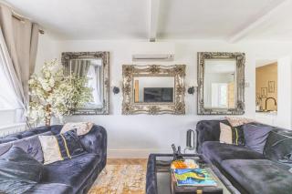 Charming 2BDR Bungalow near Heathrow and London - 2