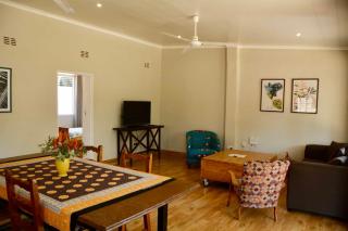 Tranquil Garden Cottage in Mount Pleasant - 4