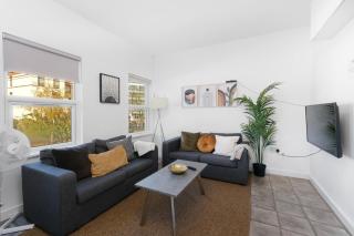 West Ealing Serviced Apts- 2 Bedroom 2 Bath Parking Near Station with Off Street Parking By 360Stays - 8