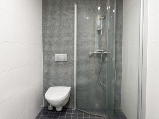 Stylish 1BR Apt with Balcony - Prime Location in Helsinki - 7
