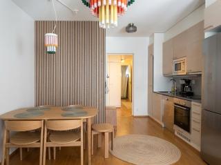 Stylish 1BR Apt with Balcony - Prime Location in Helsinki - 6