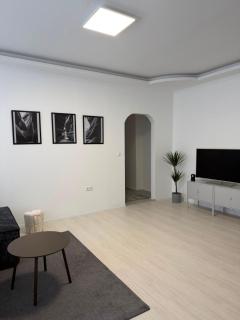 50m zum Bahnhof - 2 Zimmer zentral in Fürth - 2