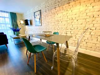 Stunning Apartment Suite - Free Parking & WiFi! - 3