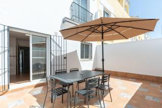 Diseño, espacio y confort en Gerena, ideal grupos - 8