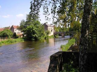 Rivierhuis aan de rivier bij Vézelay - 9