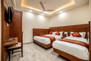 Hotel Shiv Anand House 2 mints from Railway Station - 9