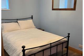 2 Bedroom Cottage Sleeps 5 - Pets Ok - Garden - 3