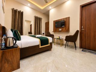 Hotel JSN Amritsar !! Near Golden Temple ! Parking ! Lift ! Family Hotel ! Traveler choice - 0
