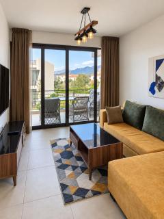 Pearl Island Sea & Mountain view apartment - 0