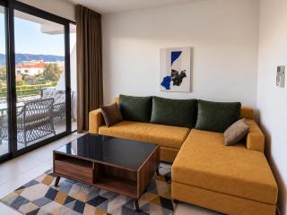 Pearl Island Sea & Mountain view apartment - 7