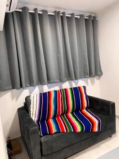 Studio 78 Luxo e conforto com Cama Queen Ar Cond Smart TV e Sofá Cama - 4