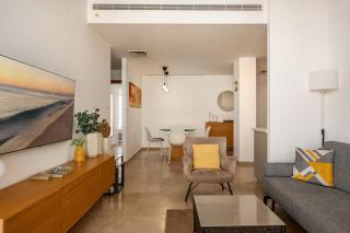 Splendor 2-BR in Melchet by HolyGuest - 7