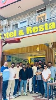Pokhara Family Hotel & Restaurant - 5