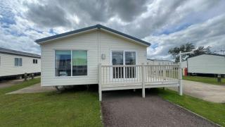 Stunning lodge for hire at Kessingland Beach in Suffolk ref 90018BV - 0