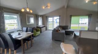 Stunning lodge for hire at Kessingland Beach in Suffolk ref 90018BV - 8