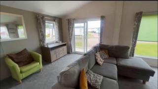 Stunning lodge for hire at Kessingland Beach in Suffolk ref 90018BV - 6