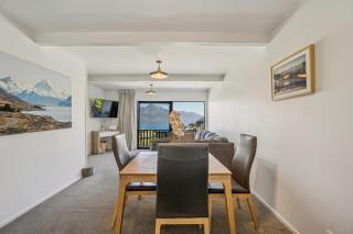 Town Centre Location with Stunning View - Unit 3 - 6