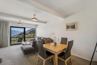 Town Centre Location with Stunning View - Unit 3 - 5