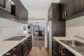 Town Centre Location with Stunning View - Unit 3 - 3