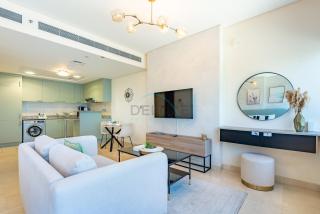 Great Value Stylish Studio with Pool & Stunning Views by Deluxe Holiday Homes - 1