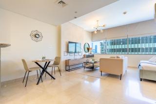 Great Value Stylish Studio with Pool & Stunning Views by Deluxe Holiday Homes - 9