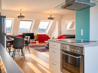 Two Bedroom Rooftop Apartment for 6 near City Center & Metro U2 - 1