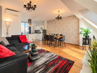 Two Bedroom Rooftop Apartment for 6 near City Center & Metro U2 - 2